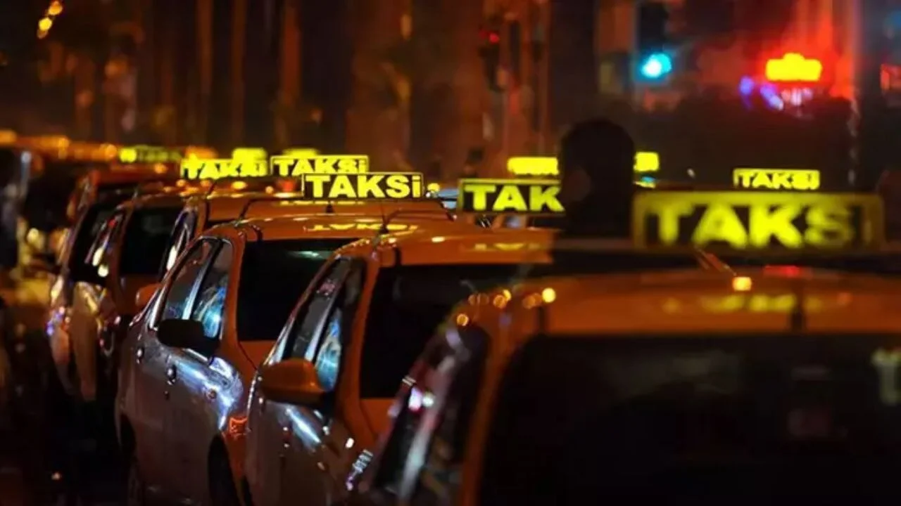 Tüm taksiler, 1 Mart 2025'ten itibaren araç içi kamera taktırmak zorunda