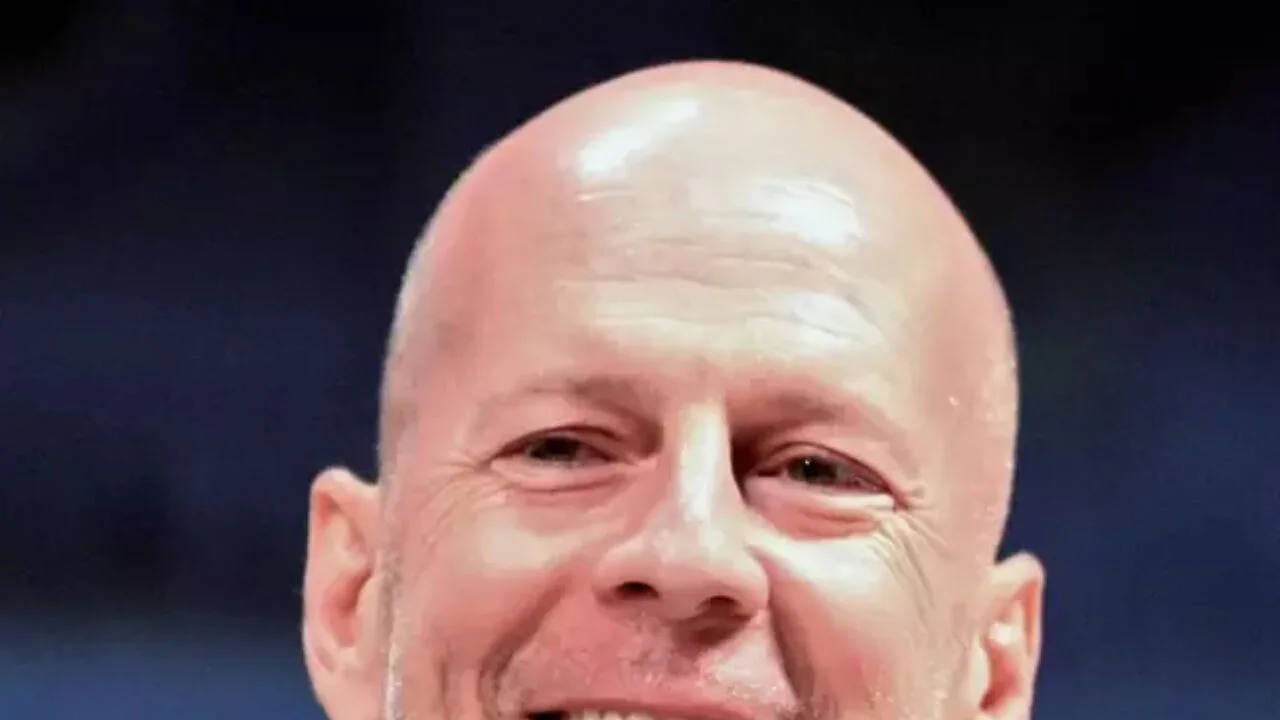Ünlü aktör Bruce Willis, afazi ve demans hastalıklarıyla mücadele ediyor