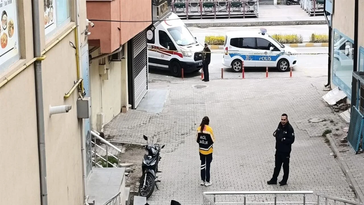 4'üncü kattan düşen bankacı öldü