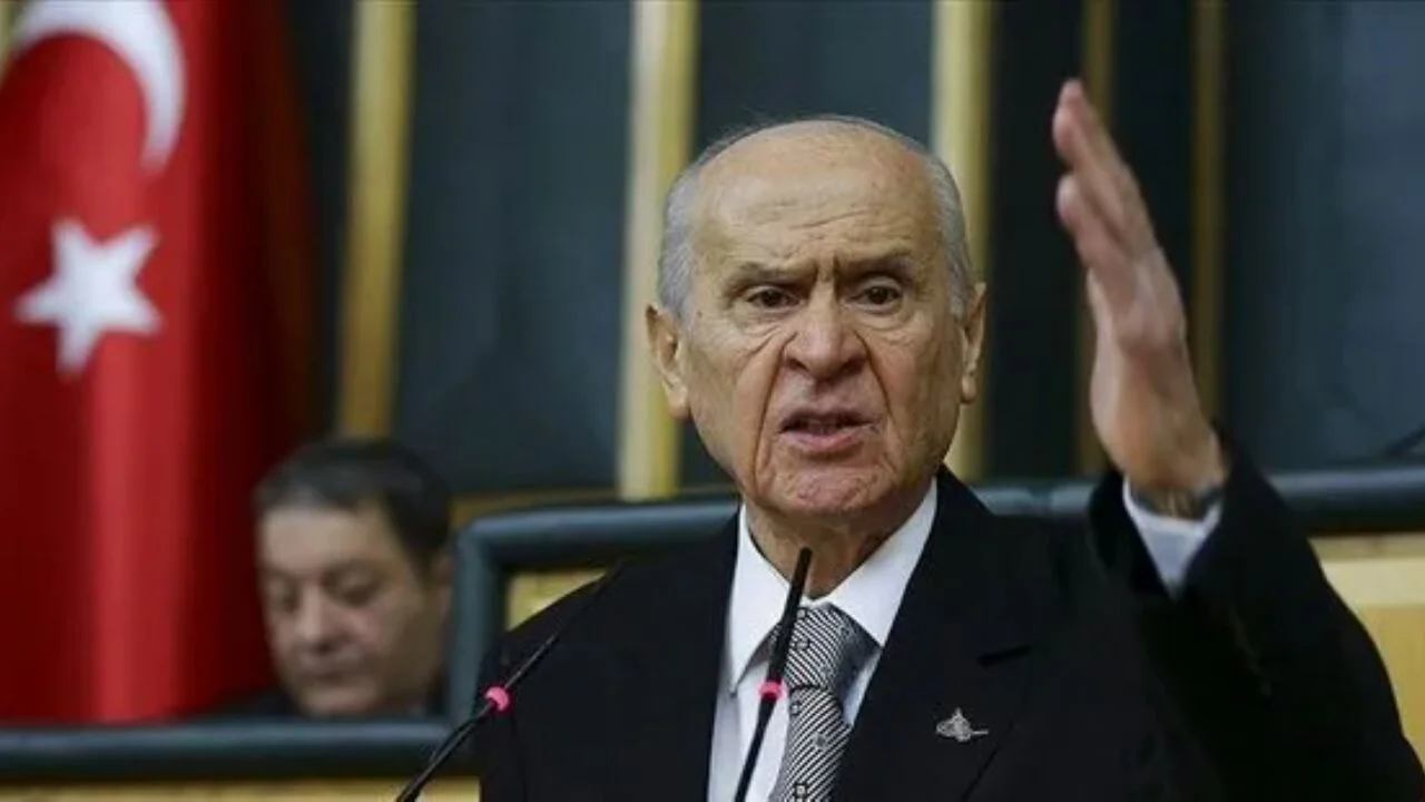 Bahçeli: Hukuki tedbiri 'Darbe' diyerek karalamak, siyasi yozluktur