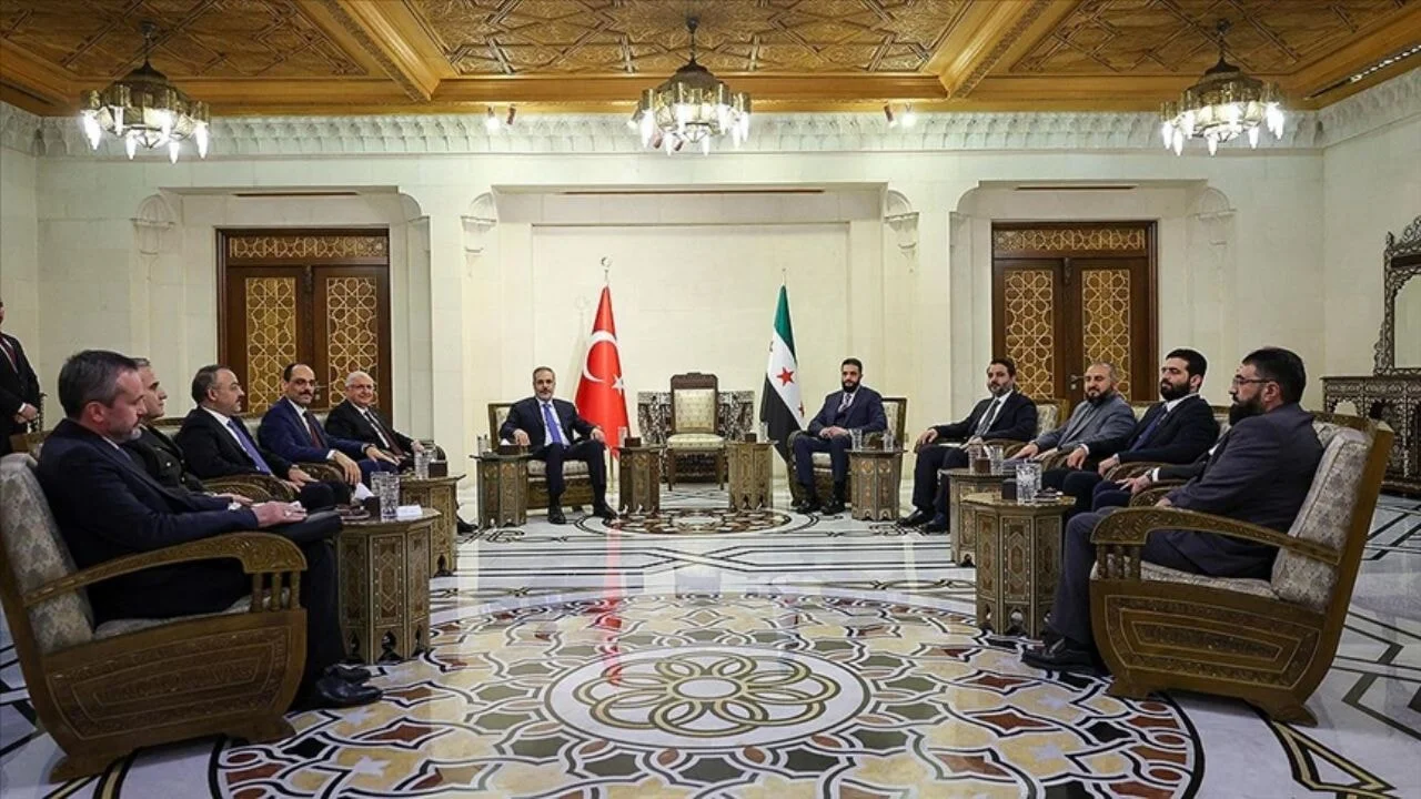 Bakan Fidan, Güler ve MİT Başkanı Kalın, Şara tarafından kabul edildi