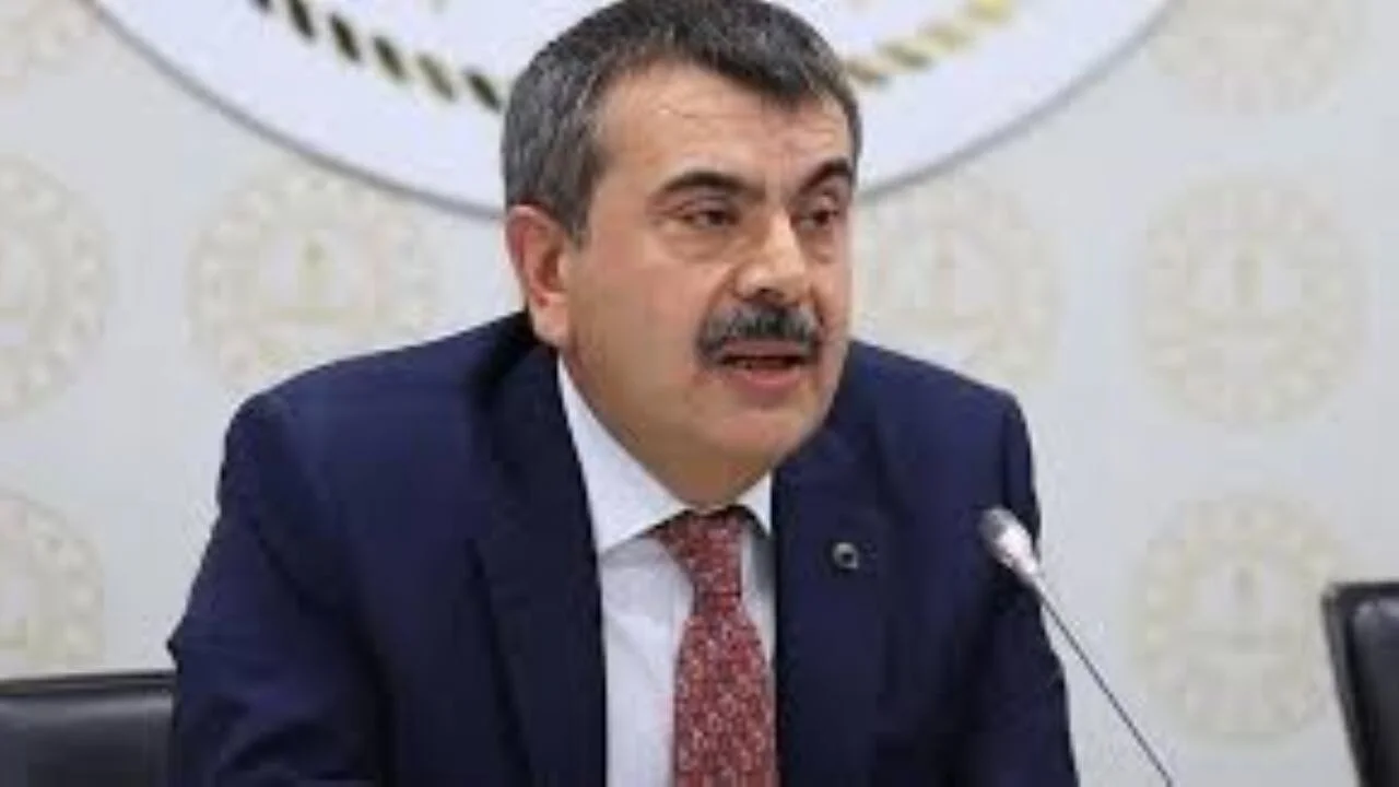 Bakan Tekin, İmamoğlu'nun sahte diploması FETÖ bağlantısı ve iltimas iddiası