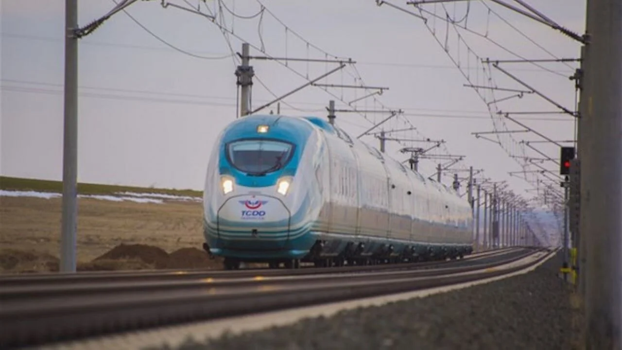 Bayramda tren yolculuklarına ek sefer ve vagon müjdesi