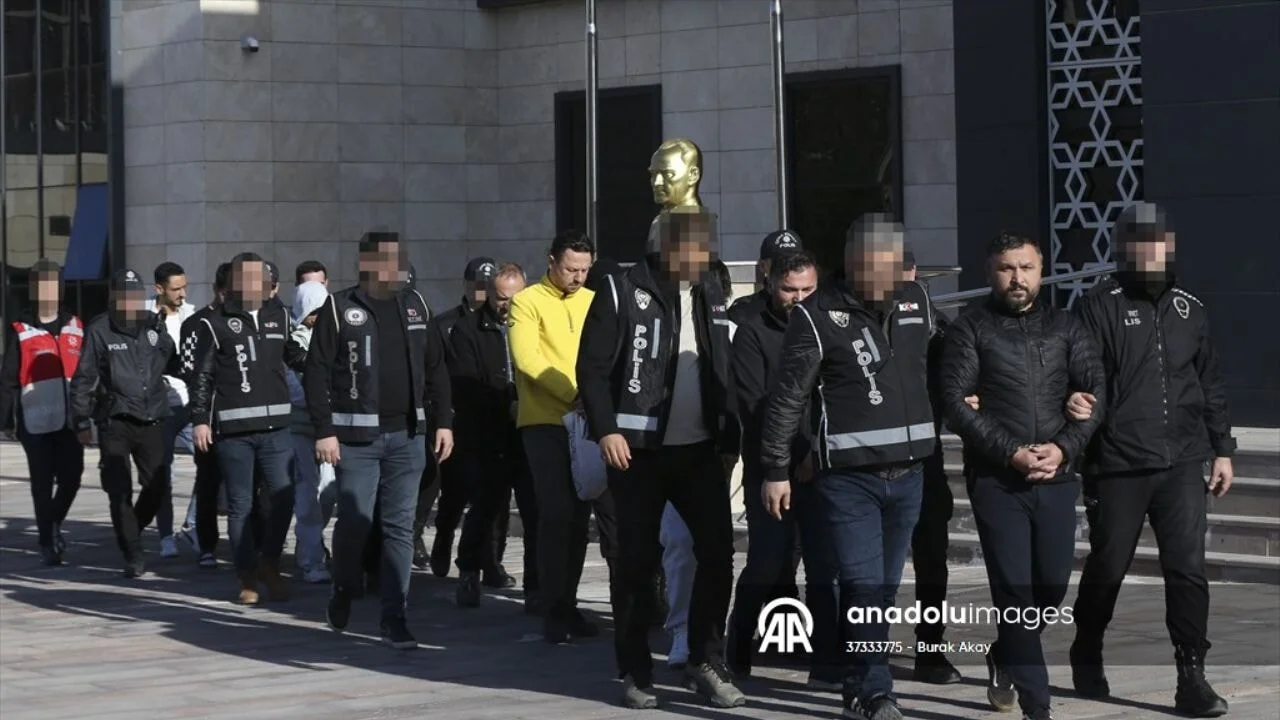Çanakkale Otelde yaşanan balyozlu ve bıçaklı kavgada yaralılar var
