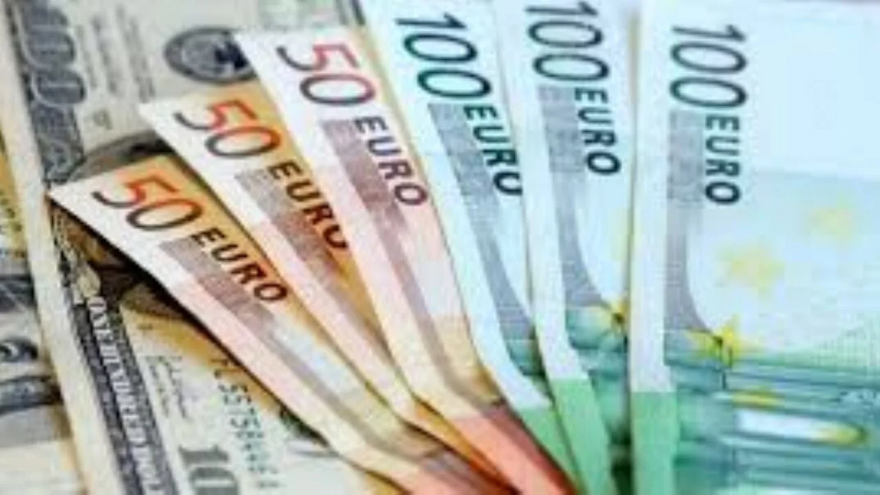 Dolar ve Avro haftaya yükselerek başladı: Piyasalar ne diyor?