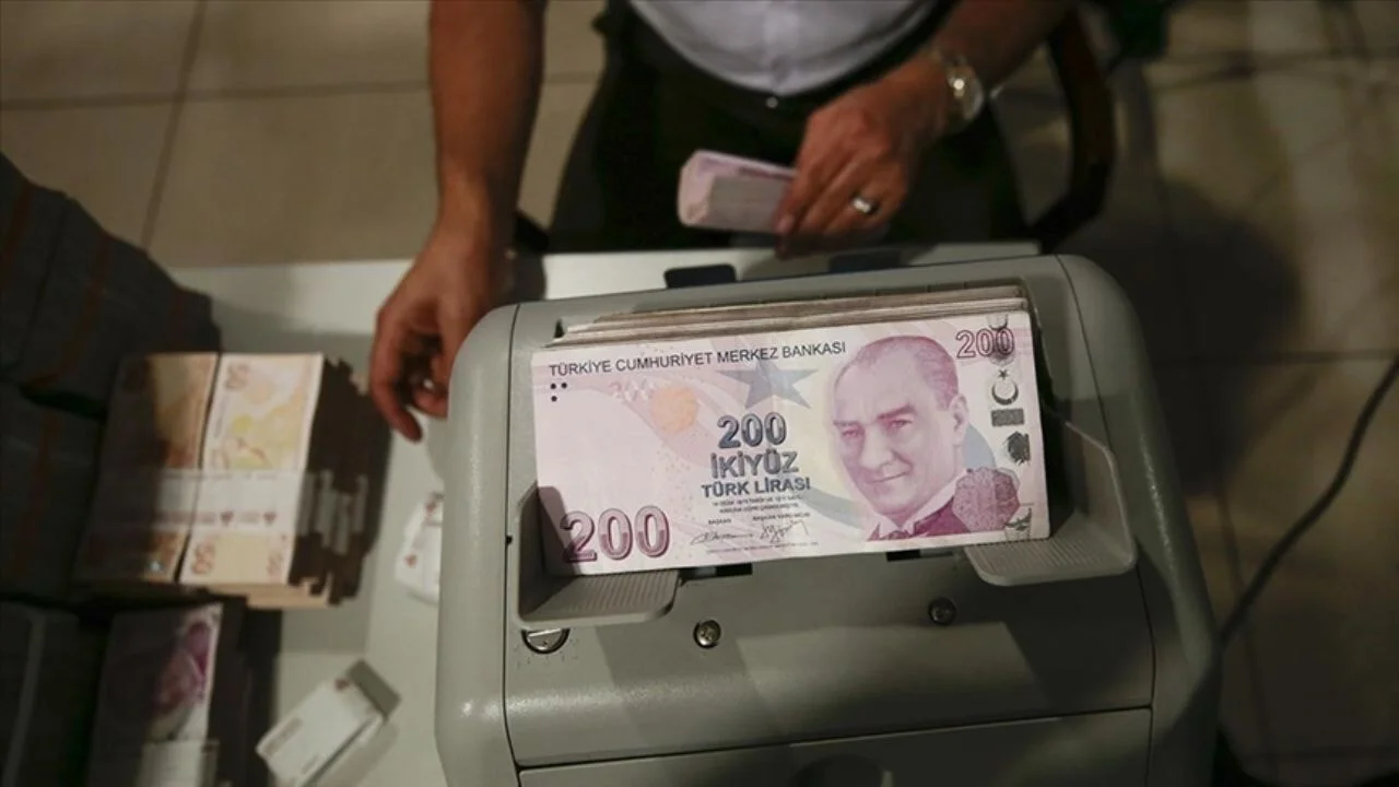 Emekliye 4 bin lira ikramiye Meclis'te kabul edildi