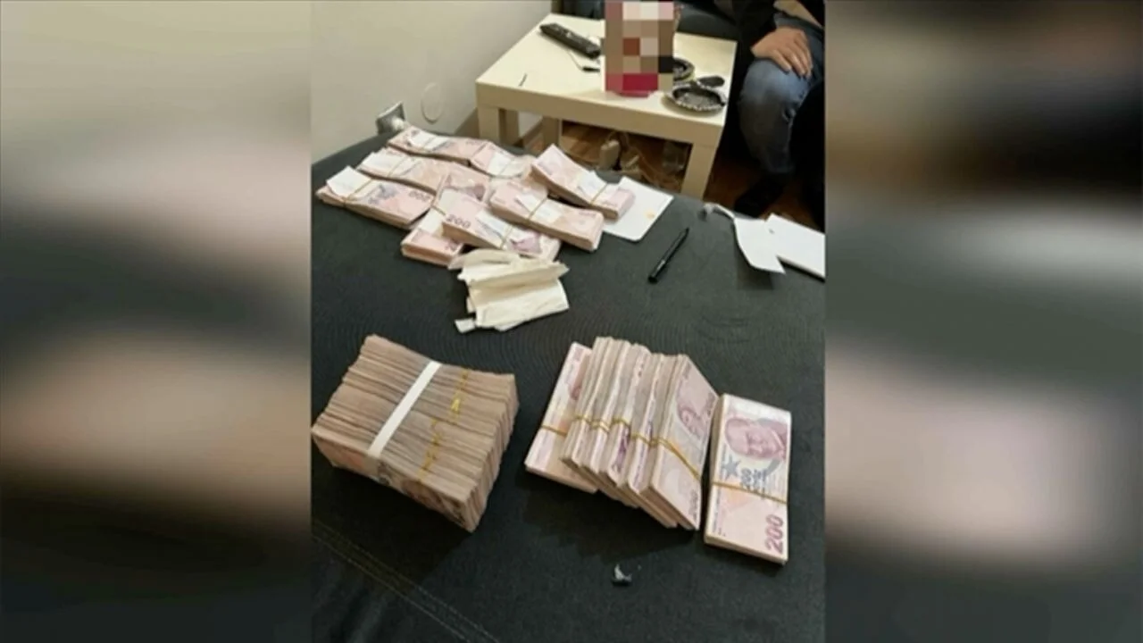 İBB'de yolsuzluk ve terör soruşturması: Milyonlarca lira ele geçirildi