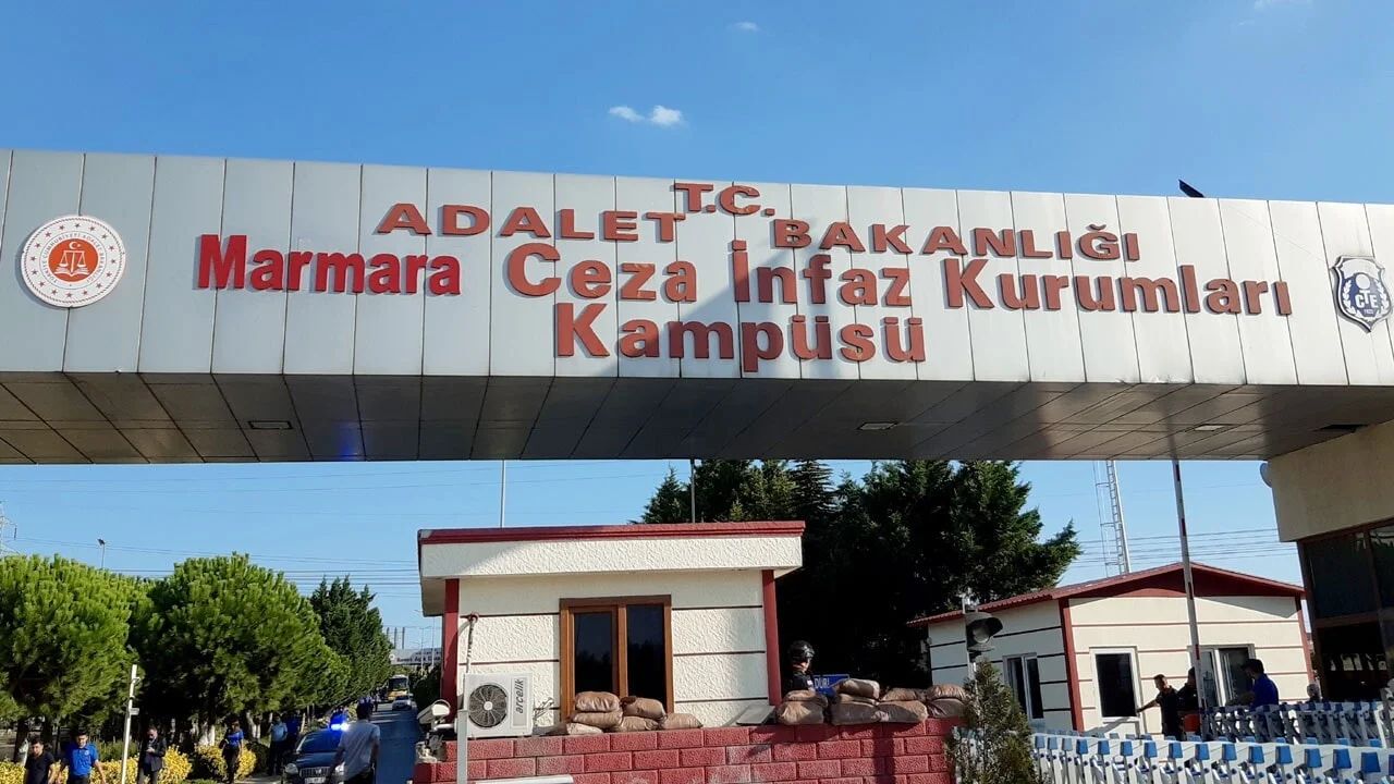 İmamoğlu tek kişilik koğuşta kalıyor, televizyonu kuruldu
