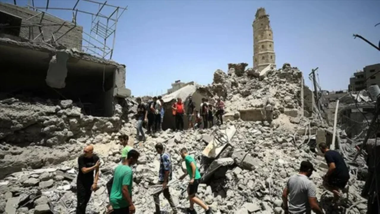 İsrail'in Gazze'ye hava saldırısında en az 20 Filistinli öldü