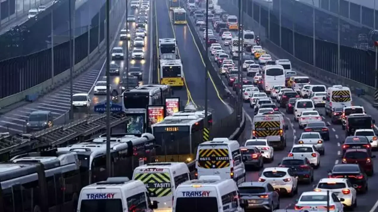 'İstanbul'a giriş çıkışlar yasaklandı' iddiasına yalanlama!