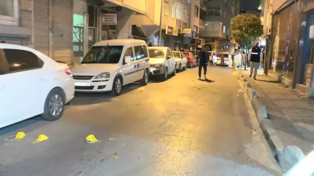 İstanbul'da silahlı saldırı! katiller motosikletle kaçtı