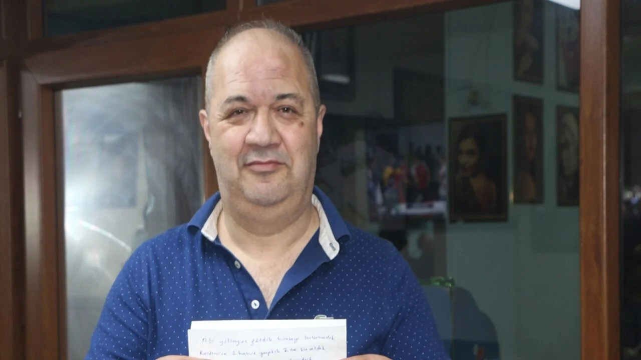 Kahve içip gittiler, not ve para bıraktılar