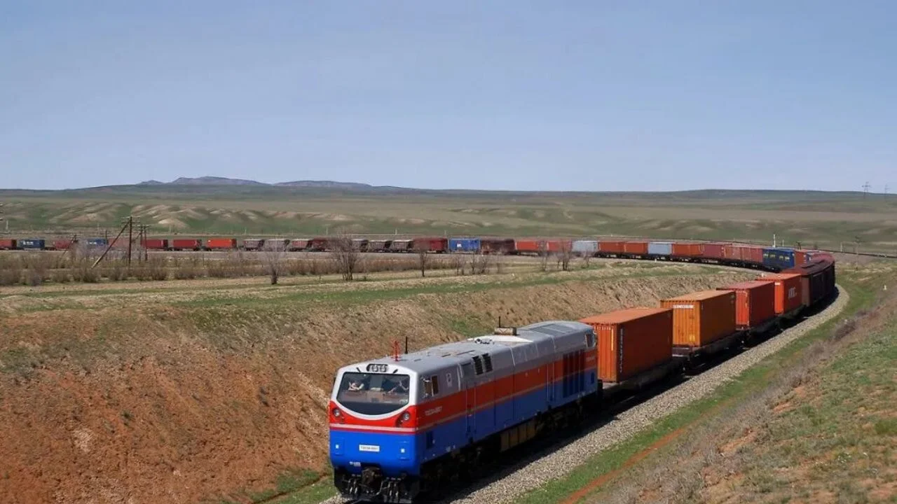 Kazakistan ve Çin'den Avrupa'ya yeni demir yolu