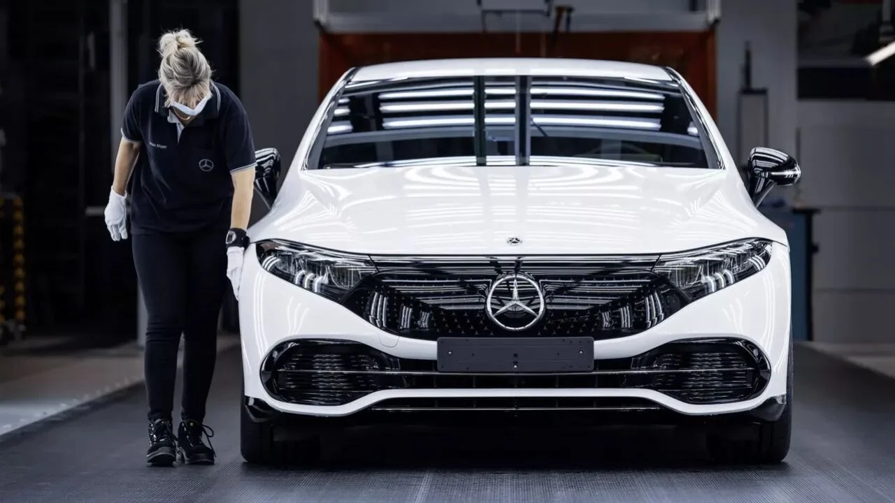 Mercedes'ten rekor teklif! İşten ayrıl, 500 bin euroyu al