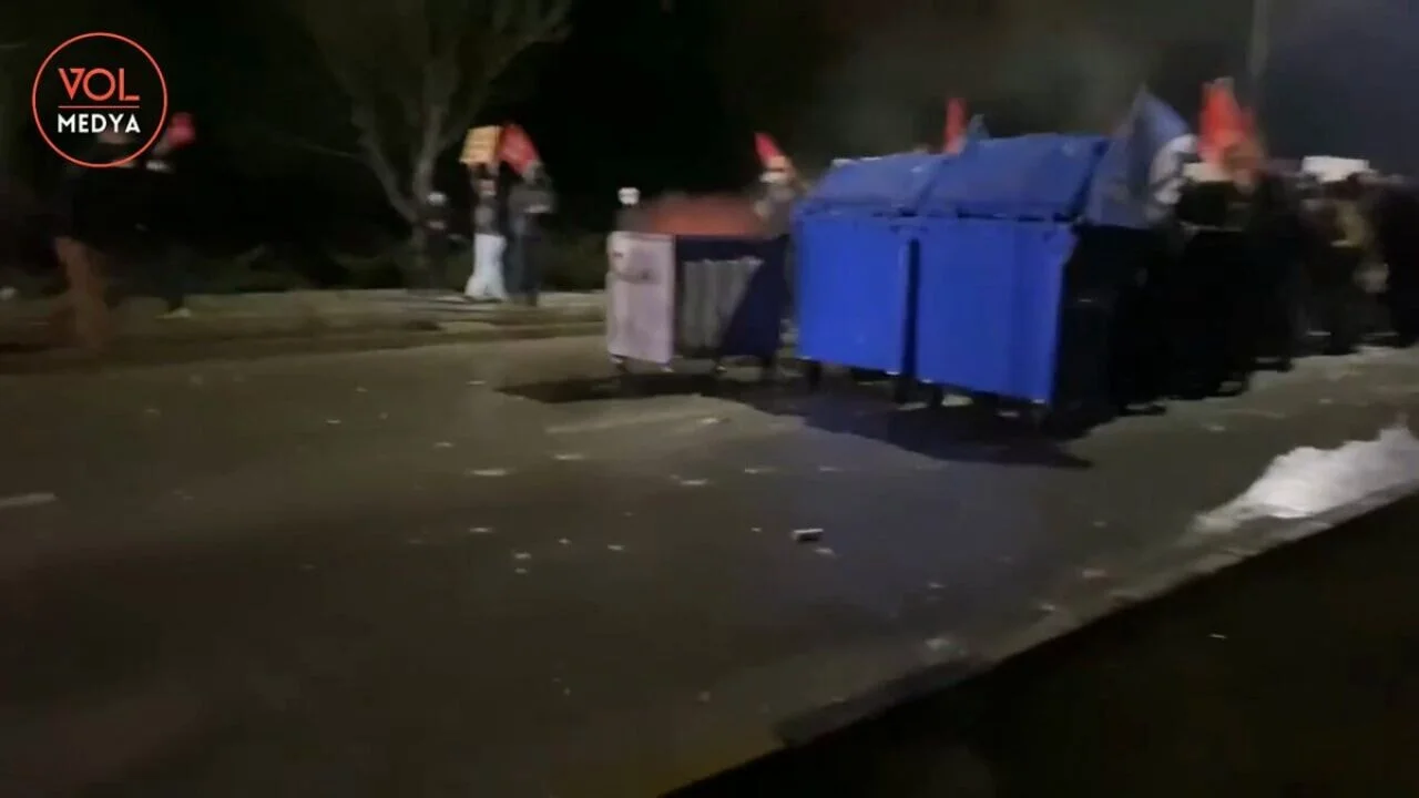 ODTÜ'de Radikal Grubun eylemine polis müdahalesi