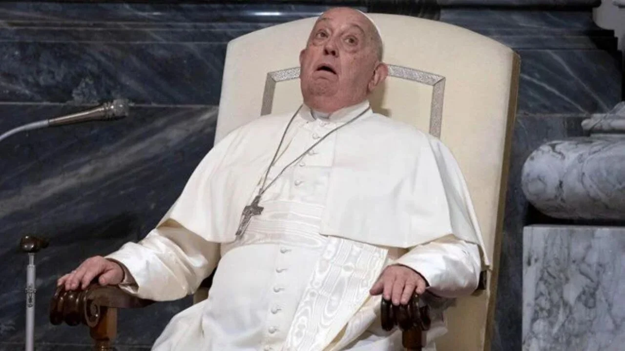 Papa Francis yine solunum krizi geçirdi