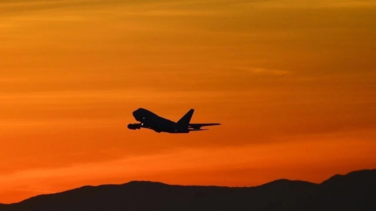 Pilot tehlikeli iniş nedeniyle kovuldu