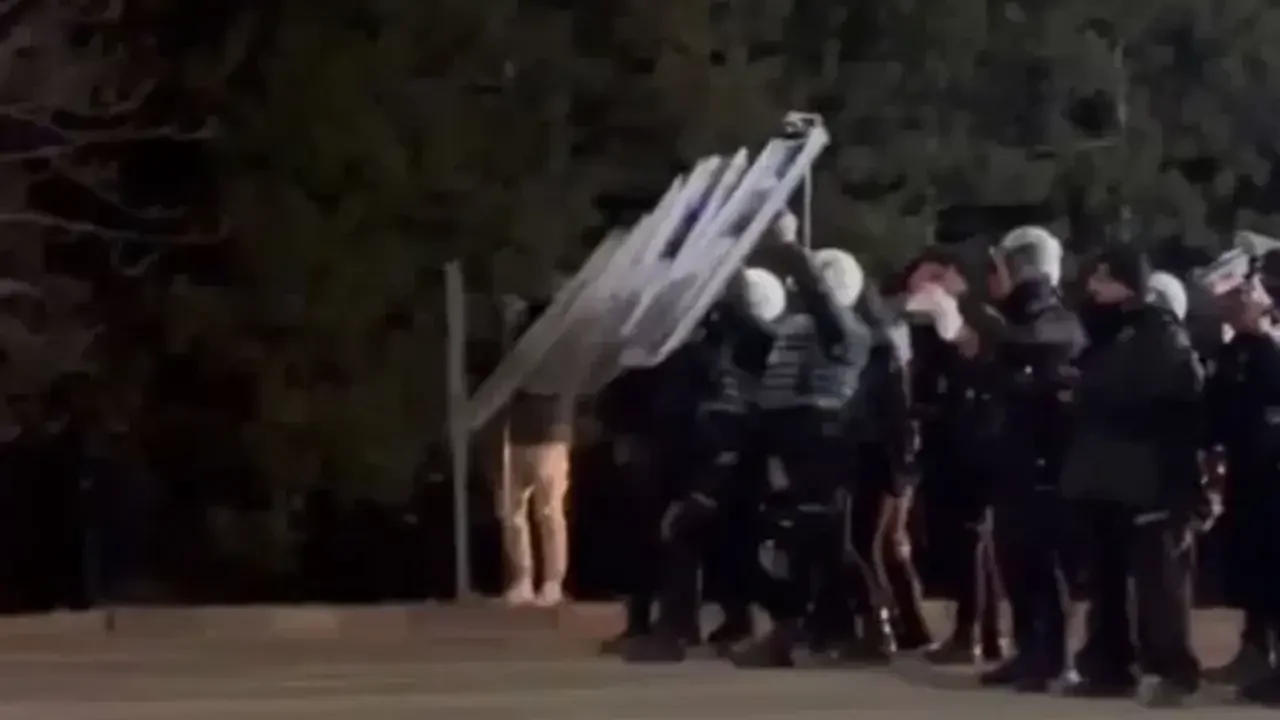 'Polis öğrencilere plastik mermiyle müdahale etti' iddiası