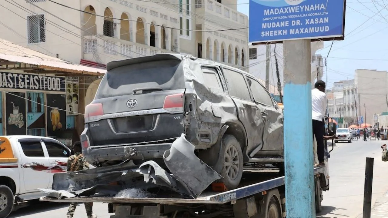 Somali Cumhurbaşkanı Mahmud'un konvoyuna bombalı saldırı
