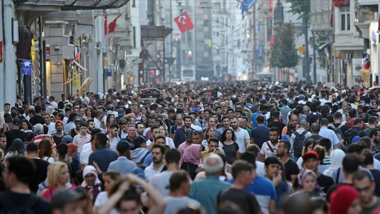 Türkiye nüfusunun yarısını kadınlar oluşturuyor
