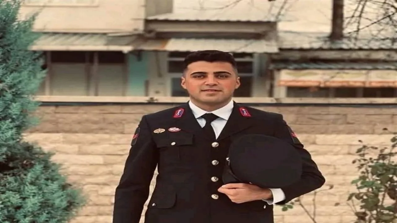 Uzman onbaşı evinde ölü bulundu