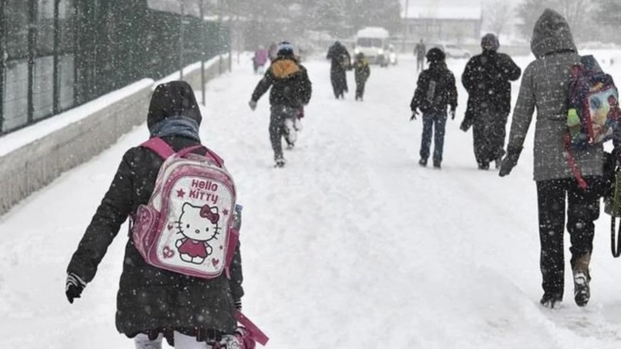 10 Nisan'da okullar tatil mi?