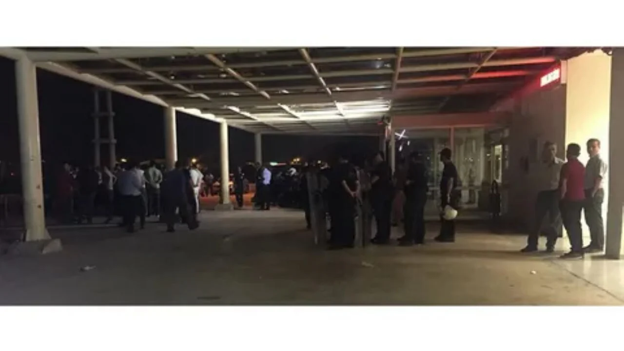 Adana'da gece yarısı bıçaklı saldırı: Genç adam olay yerinde öldü