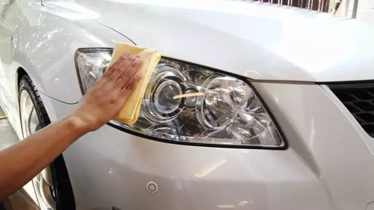 Araba farlarındaki sararmayı anında giderin!