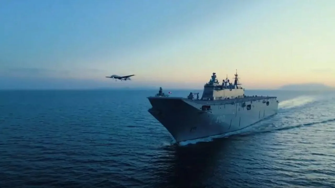 Bayraktar TB3 SİHA, TCG Anadolu gemisine başarılı 4 sorti gerçekleştirdi.
