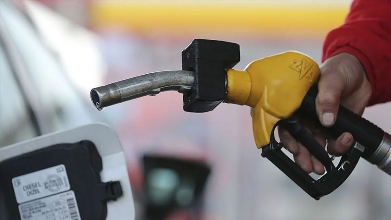 Benzine zam geldi