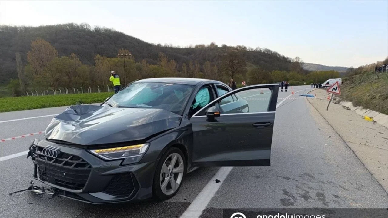 Bilecik-Eskişehir yolunda can pazarı! Motosiklet kazası can aldı