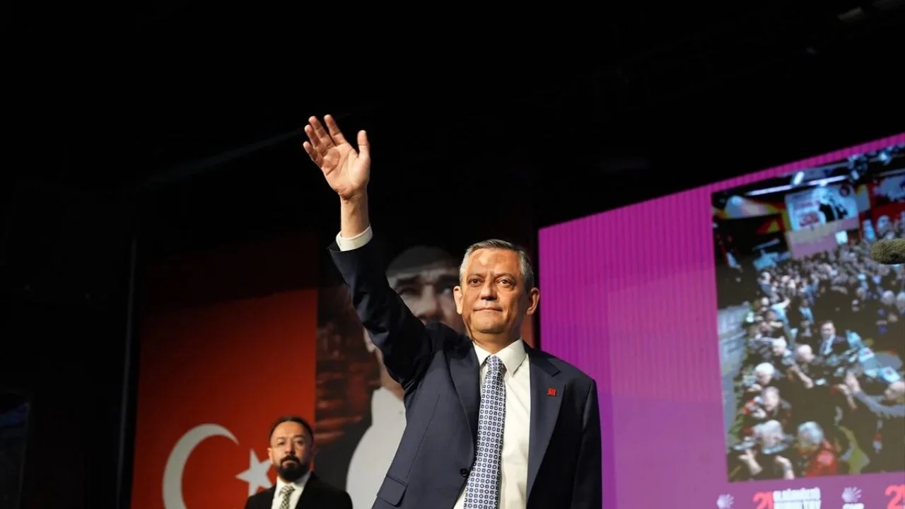 CHP kurultayında tek aday Özgür Özel