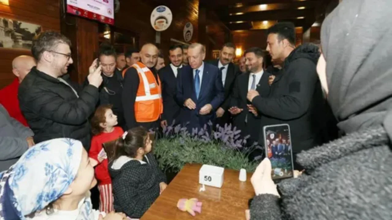 Cumhurbaşkanı, depremden etkilenen vatandaşlarla bir araya geldi