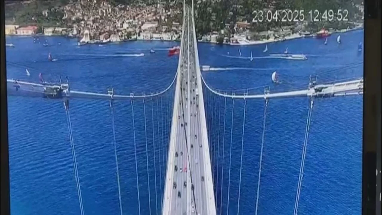 Deprem anı, 15 Temmuz Şehitler Köprüsü'nün kamerasında