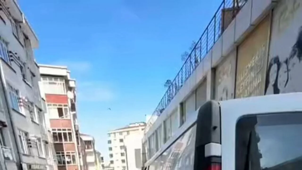 Esenyurt'ta bir kadınla beraber olmak için anlaşan kişi dolandırıldığını anlayınca olay çıkardı