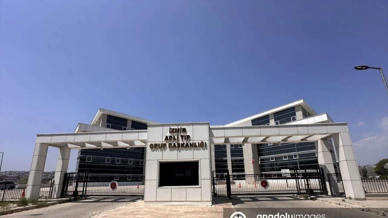 Eski milletvekilinin oğlu annesini öldürdü! İzmir'de aile faciası