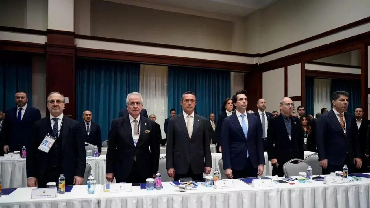 Fenerbahçe camiası ayaklandı! Olağanüstü kongre çağrısı
