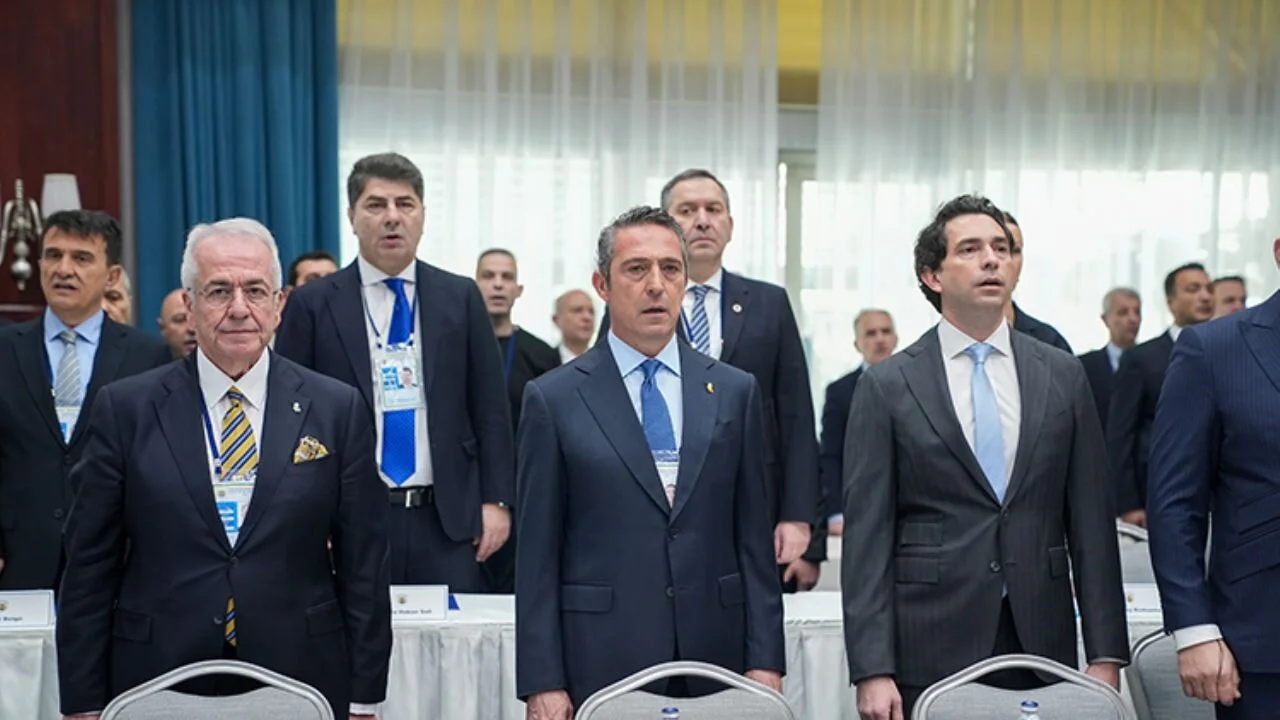 Fenerbahçe YDK başladı: 'Üst üste 10 sezondur şampiyon olamıyoruz'