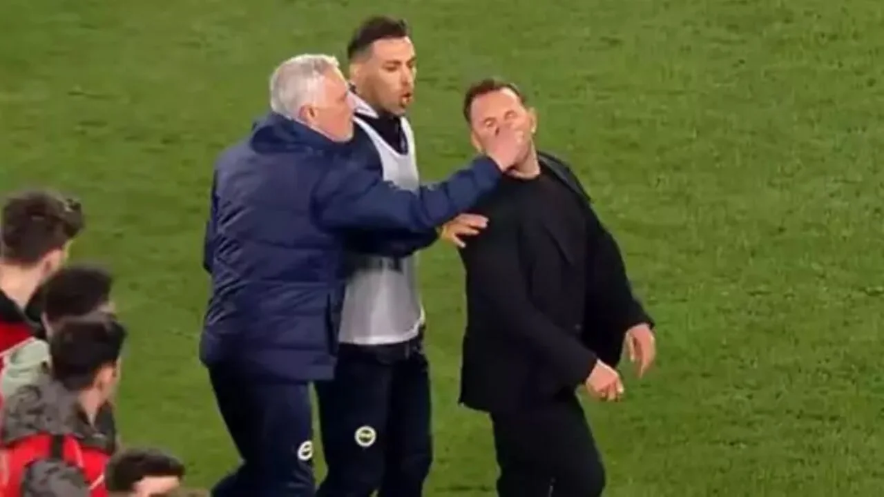 Futbol dünyası şaşkın: Mourinho'nun Okan Buruk'a fiziksel müdahalesi gündemde