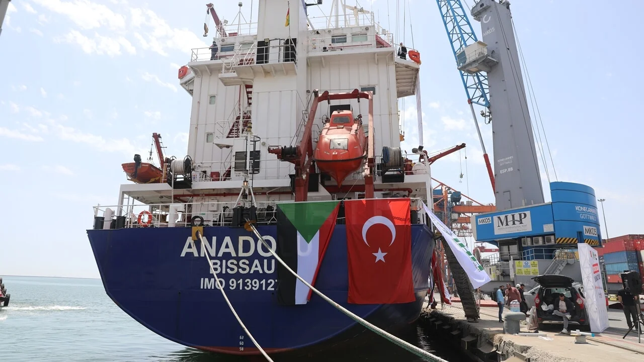 İHH'nın 2'nci İyilik Gemisi Sudan'a uğurlandı