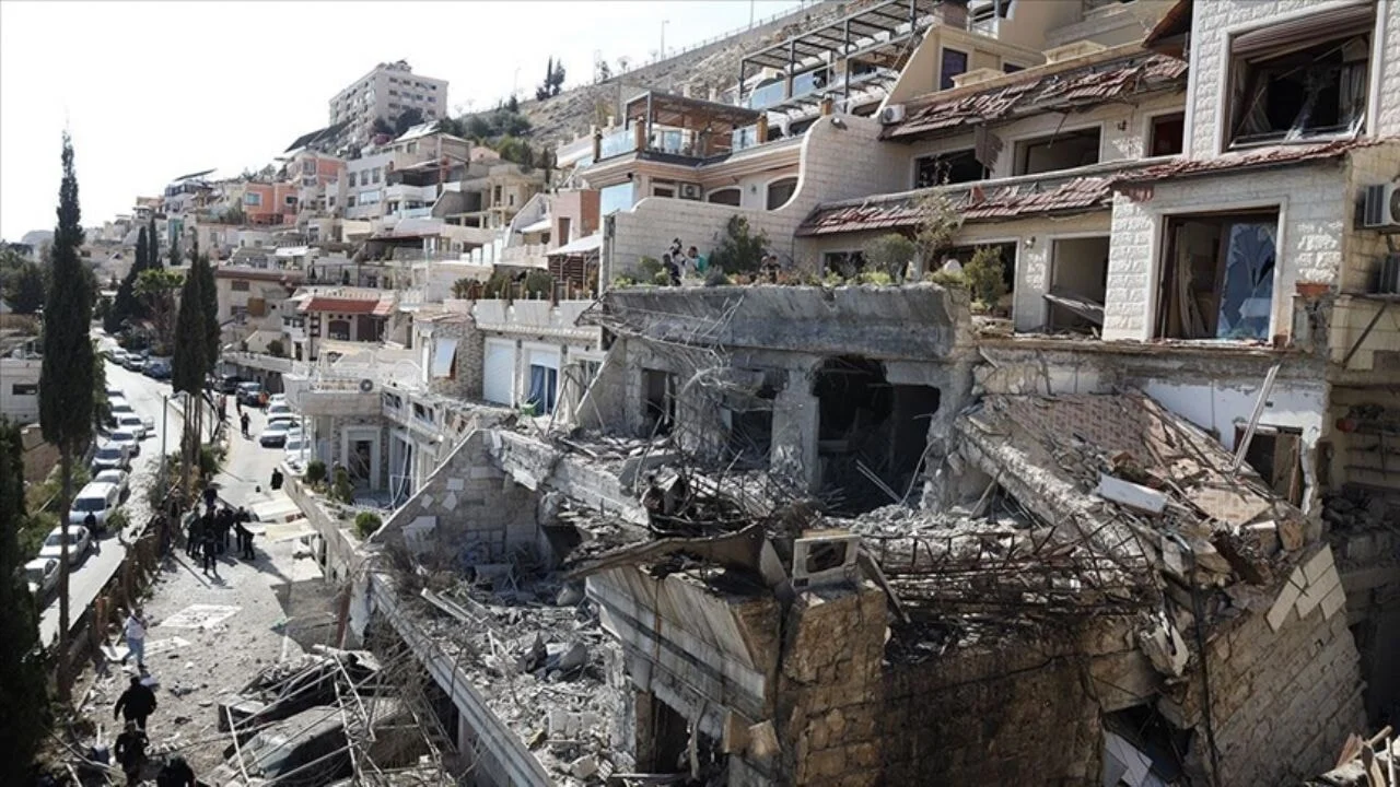İsrail, Suriye'ye hava saldırıları düzenledi