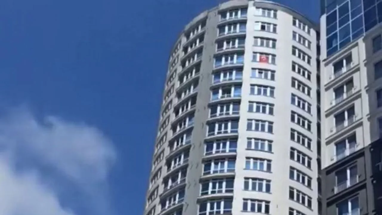 İstanbul'da 6,2 büyüklüğündeki deprem rezidansı bakın nasıl salladı