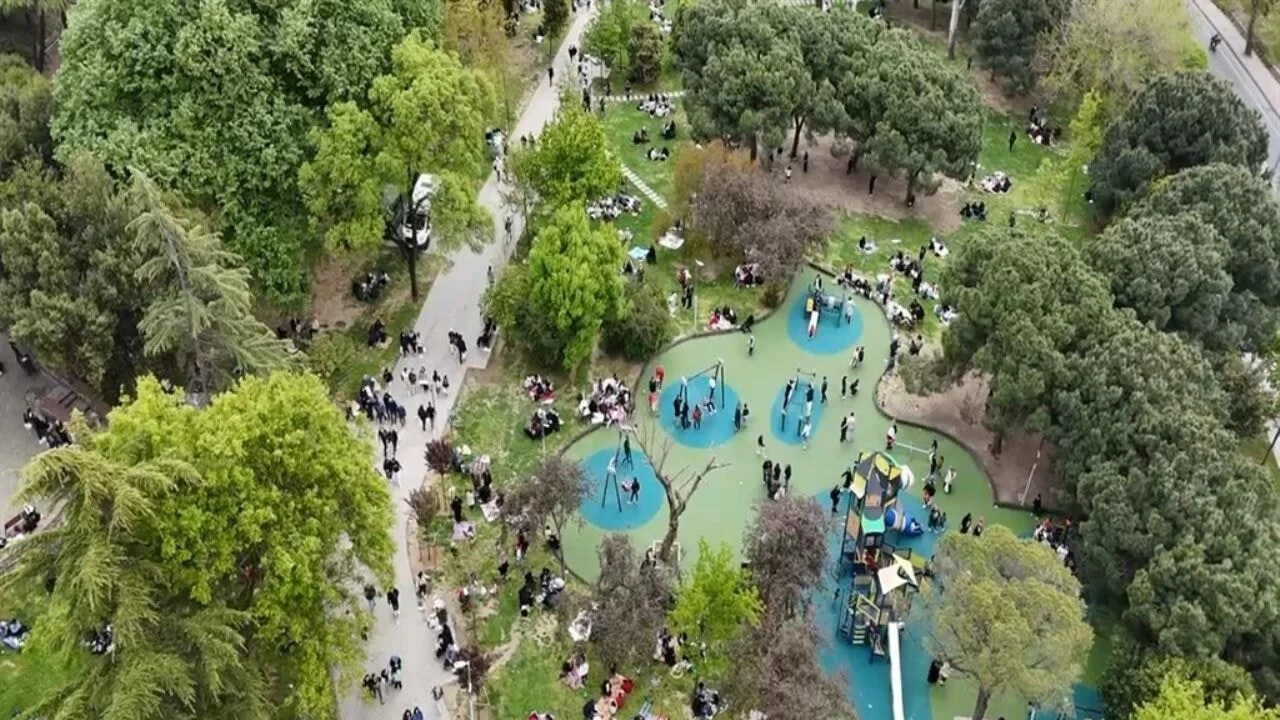 İstanbul'da deprem sonrası Maçka Parkı görüntüleri