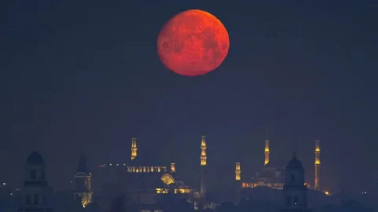 İstanbul'da dolunay