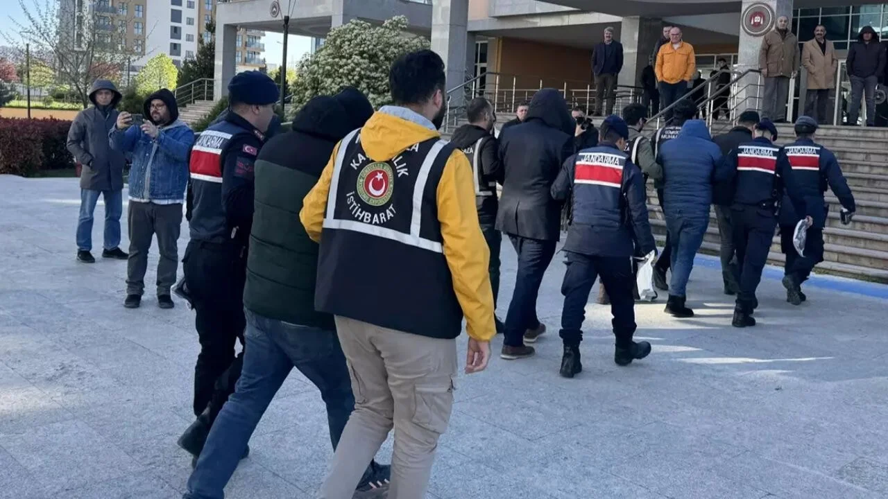 Kapıkule'de skandal: Memurlar suçüstü yakalandı!