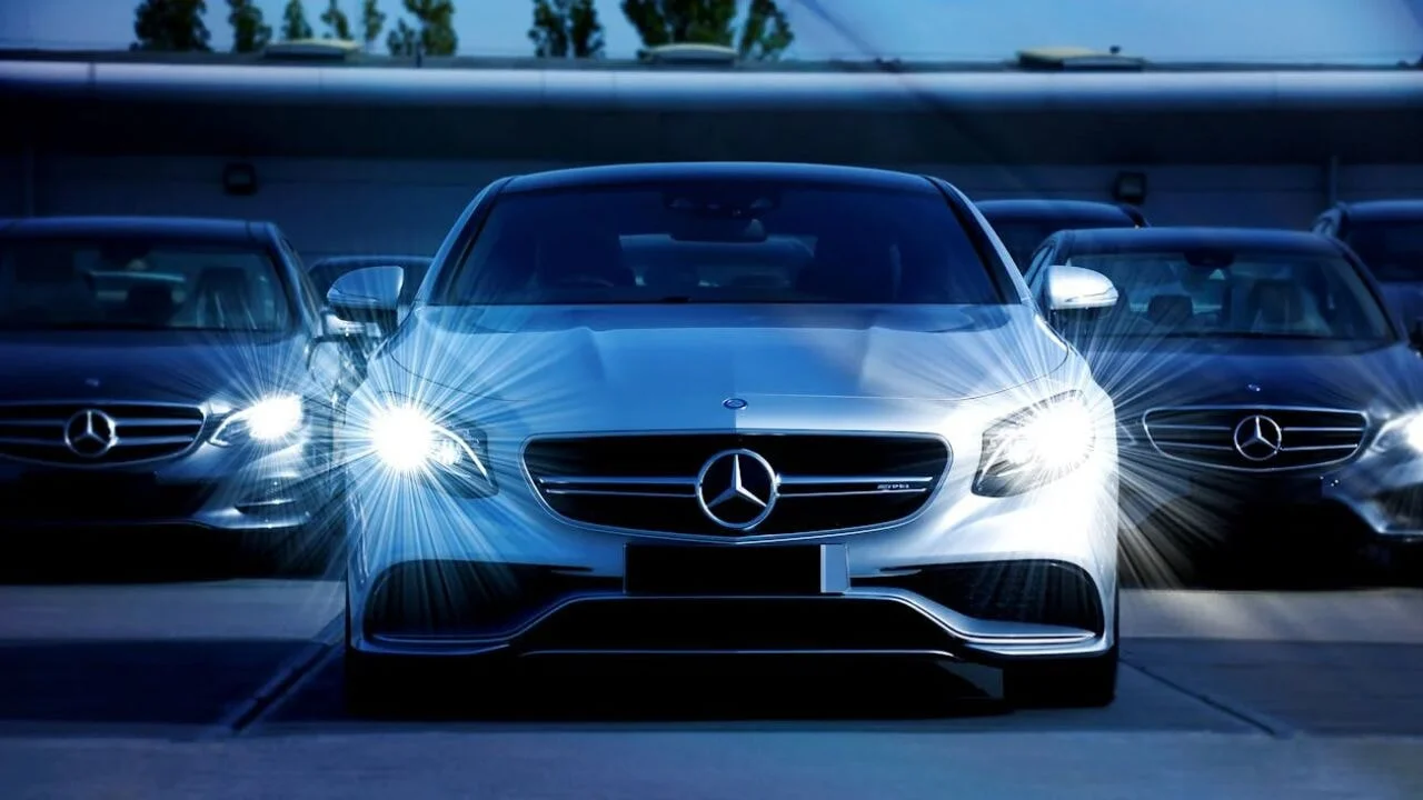 Mercedes-Benz'in satışları düştü