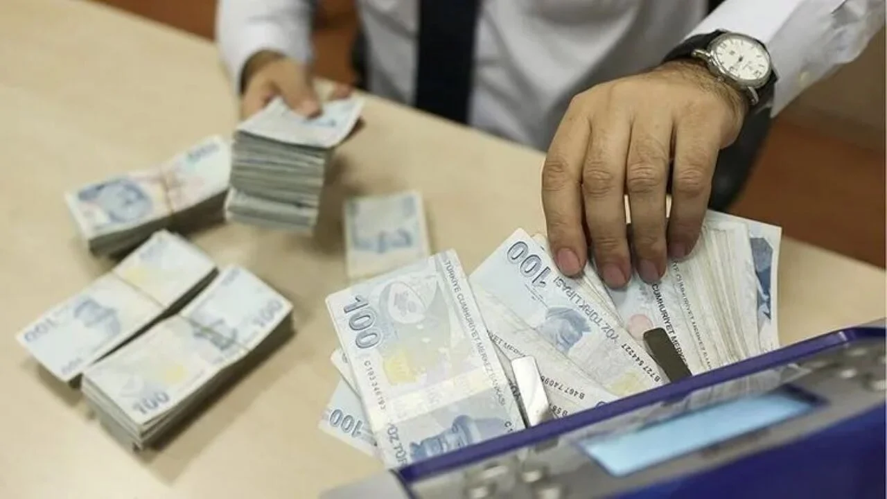 Öğretmenlerin gözü nisan ayı ek ders ücretlerinde