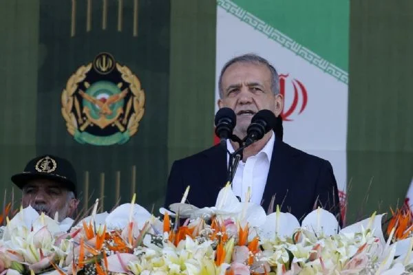 Pezeşkiyan'ın Bakü ziyareti, İran-Azerbaycan ilişkilerinin normalleşmesi açısından önem taşıyor