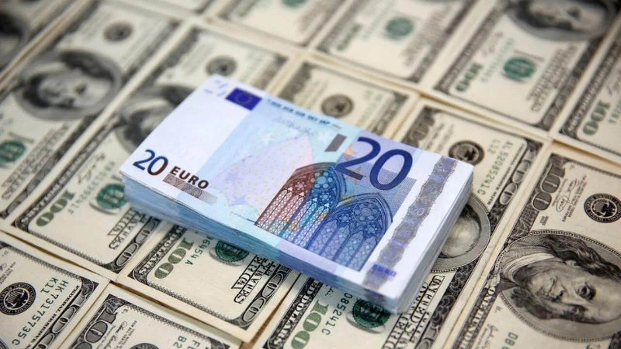 Piyasalarda sert hareketlilik! Borsa düştü, dolar rekor tazeledi, altın yükseldi, kripto karışık seyretti