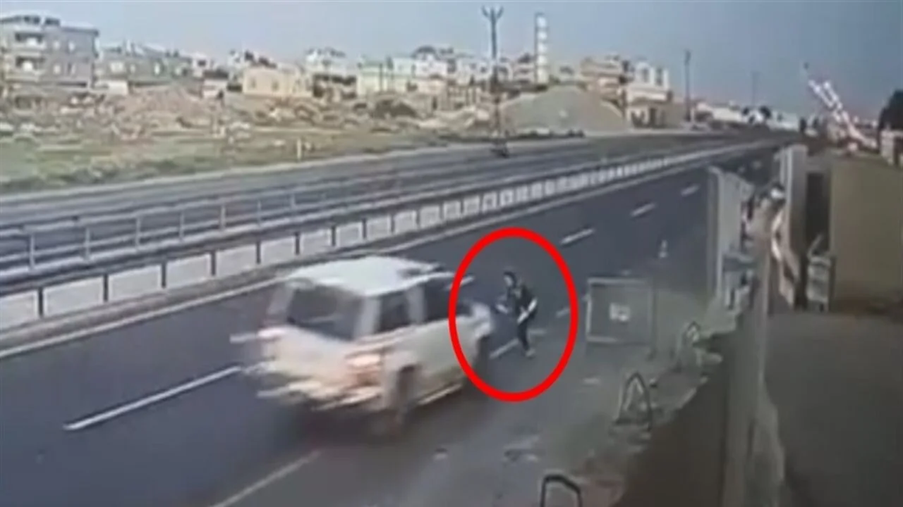 Polise çarpan şüpheli ile 2 kişi tutuklandı